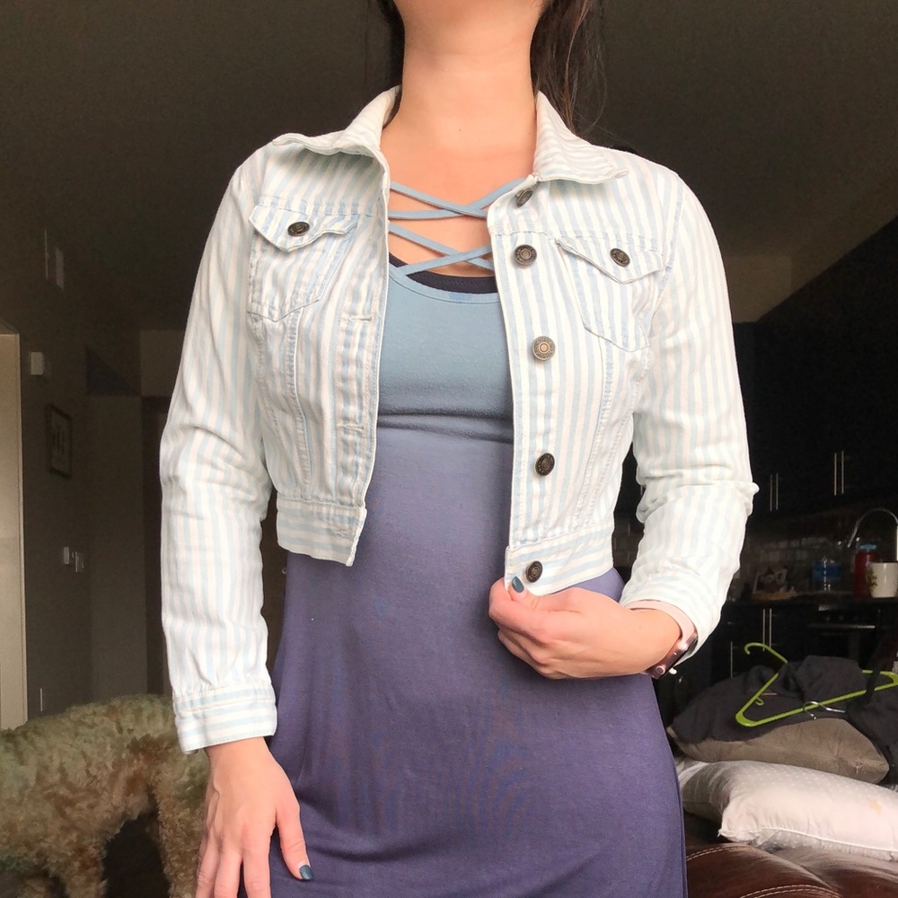 Cropped Jacket - Picture 3 of 8